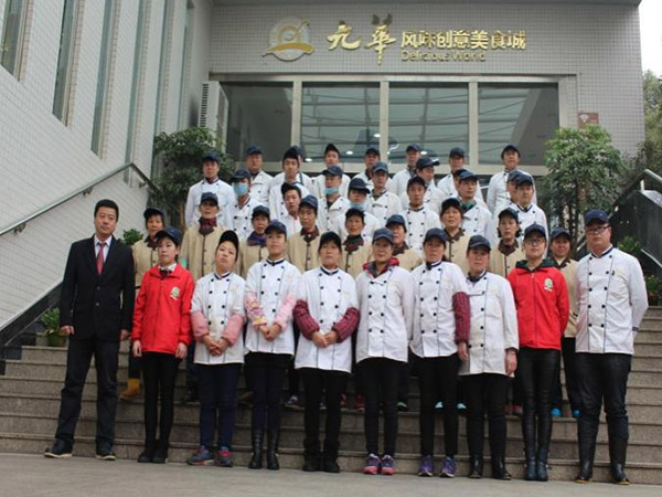 湖北經(jīng)濟(jì)學(xué)院九華廳創(chuàng)意美食城