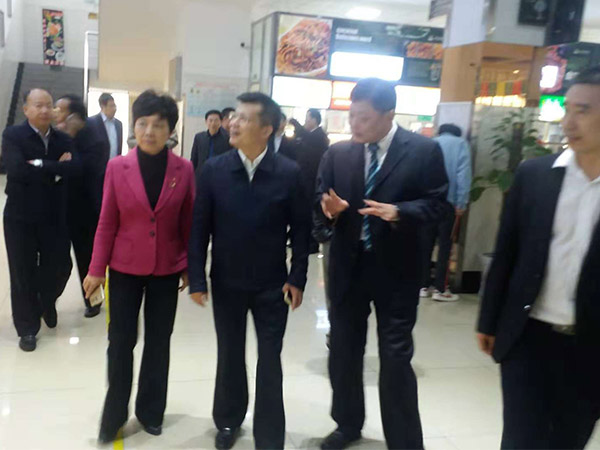 領(lǐng)導(dǎo)關(guān)懷教育廳陶廳長(zhǎng)視察西苑餐廳